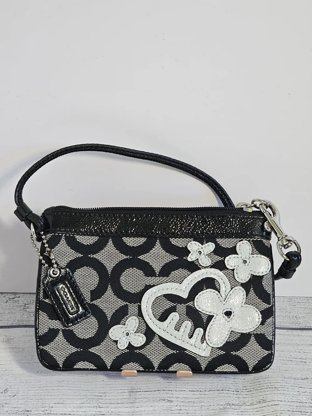 Y2K Coach Poppy Signature C Heart Shimmer Wristlet